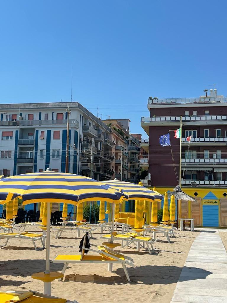 Appartamento Fronte Mare Фалконара Маритима Екстериор снимка